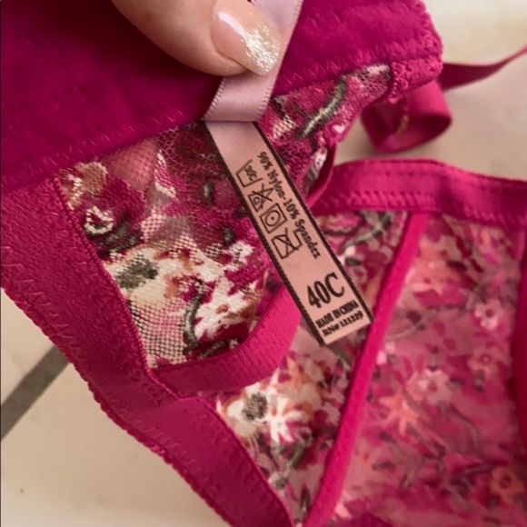 ♠️SOLD♠️Body Frosting's Pink Floral Bra 40C - Picture 7 of 7